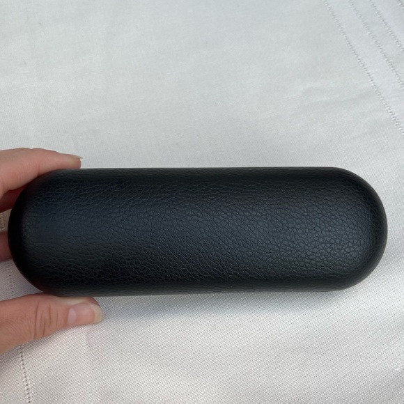 Oakley Case for glasses or sunglasses - Picture 8 of 10